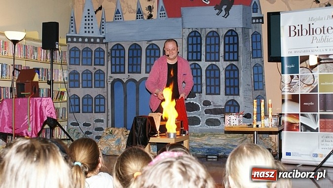 Zdjęcie w galerii na portalu naszraciborz.pl: Raciborska noc z Andersenem  wiadomości z regionu