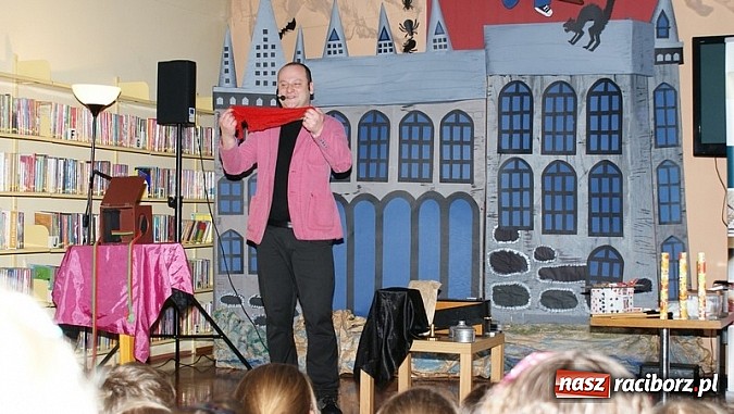 Zdjęcie w galerii na portalu naszraciborz.pl: Raciborska noc z Andersenem  wiadomości z regionu