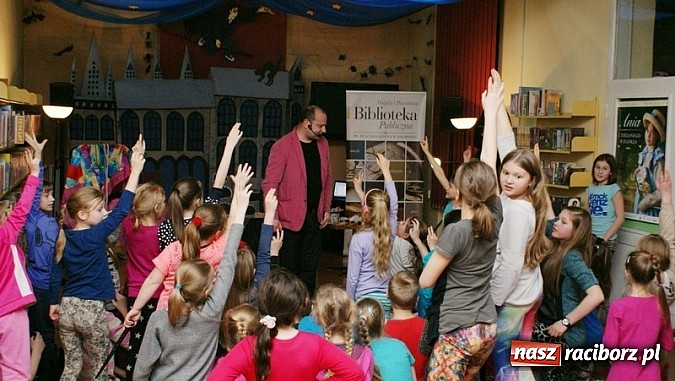 Zdjęcie w galerii na portalu naszraciborz.pl: Raciborska noc z Andersenem  wiadomości z regionu