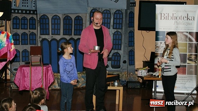 Zdjęcie w galerii na portalu naszraciborz.pl: Raciborska noc z Andersenem  wiadomości z regionu