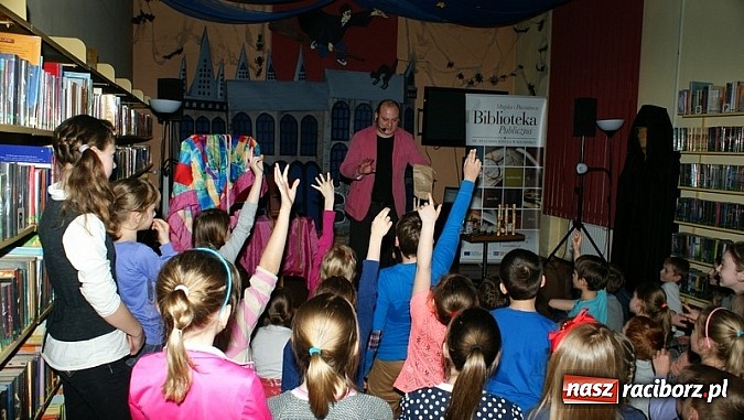 Zdjęcie w galerii na portalu naszraciborz.pl: Raciborska noc z Andersenem  wiadomości z regionu