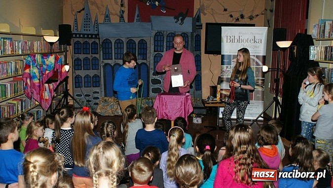 Zdjęcie w galerii na portalu naszraciborz.pl: Raciborska noc z Andersenem  wiadomości z regionu