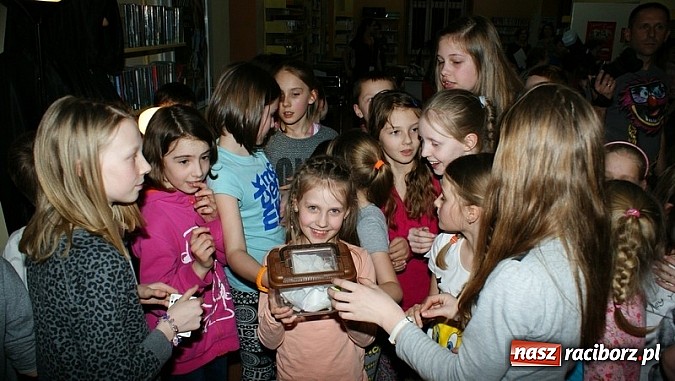 Zdjęcie w galerii na portalu naszraciborz.pl: Raciborska noc z Andersenem  wiadomości z regionu