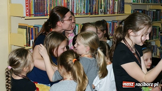 Zdjęcie w galerii na portalu naszraciborz.pl: Raciborska noc z Andersenem  wiadomości z regionu