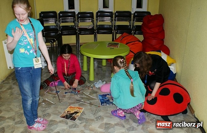 Zdjęcie w galerii na portalu naszraciborz.pl: Raciborska noc z Andersenem  wiadomości z regionu