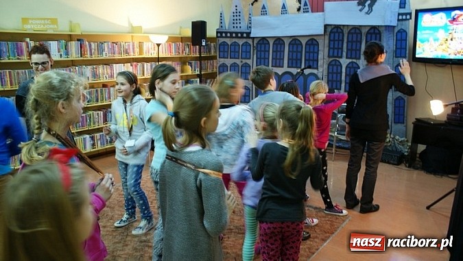 Zdjęcie w galerii na portalu naszraciborz.pl: Raciborska noc z Andersenem  wiadomości z regionu