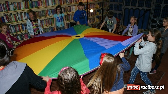 Zdjęcie w galerii na portalu naszraciborz.pl: Raciborska noc z Andersenem  wiadomości z regionu