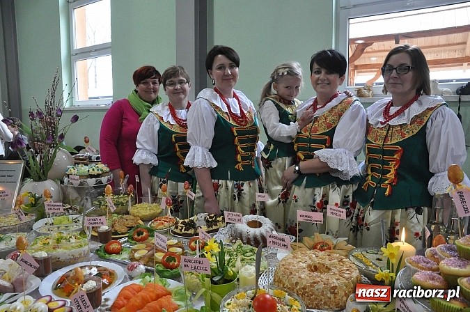 Zdjęcie w galerii na portalu naszraciborz.pl: VIII Powiatowy Konkurs Potraw Regionalnych w Pietrowicach Wielkich wiadomości z regionu