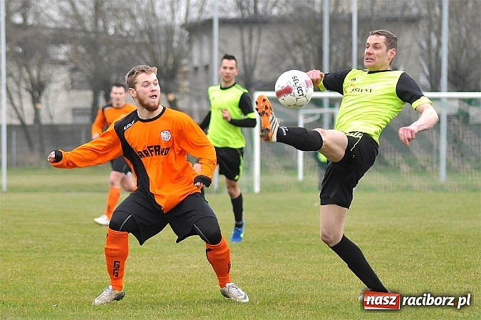 Zdjęcie w galerii na portalu naszraciborz.pl: Emocje do ostatnich minut. Rafako lepsze od Gołkowic wiadomości z regionu