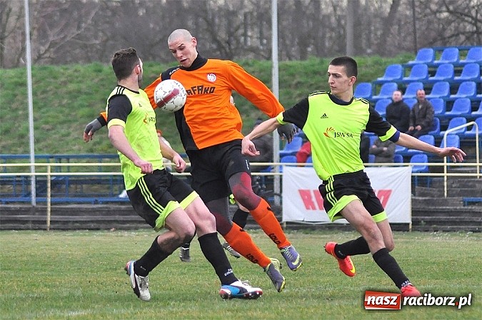 Zdjęcie w galerii na portalu naszraciborz.pl: Emocje do ostatnich minut. Rafako lepsze od Gołkowic wiadomości z regionu