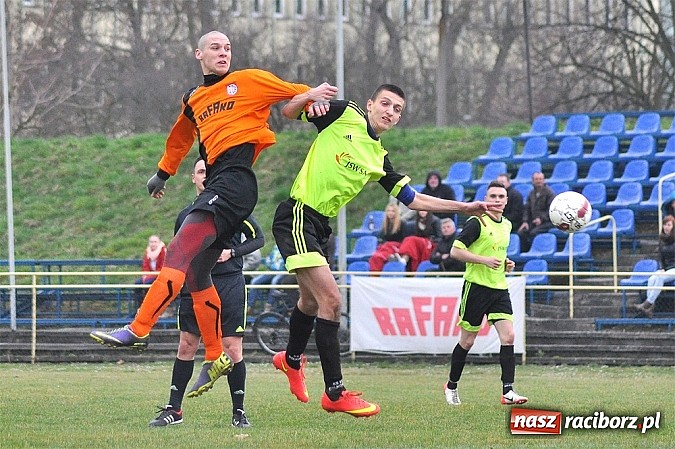 Zdjęcie w galerii na portalu naszraciborz.pl: Emocje do ostatnich minut. Rafako lepsze od Gołkowic wiadomości z regionu
