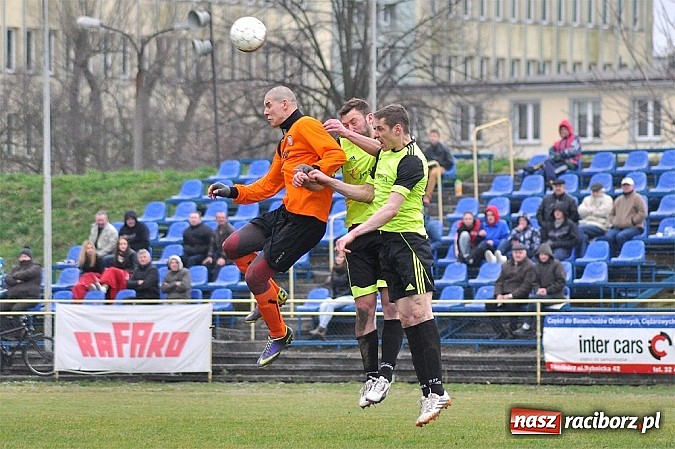 Zdjęcie w galerii na portalu naszraciborz.pl: Emocje do ostatnich minut. Rafako lepsze od Gołkowic wiadomości z regionu