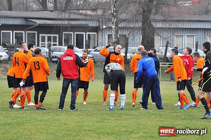 Zdjęcie w galerii na portalu naszraciborz.pl: Emocje do ostatnich minut. Rafako lepsze od Gołkowic wiadomości z regionu