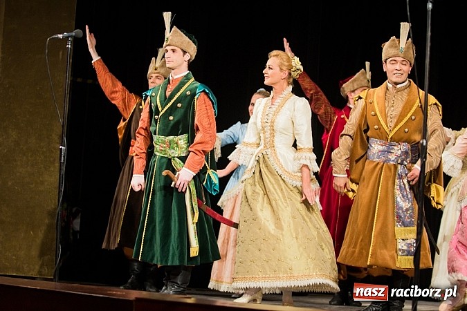 Zdjęcie w galerii na portalu naszraciborz.pl: Zespół Śląsk wzruszył serca raciborzan  wiadomości z regionu