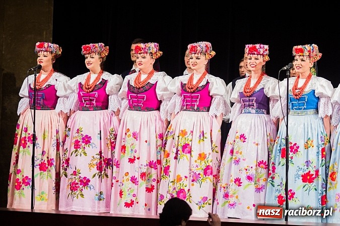 Zdjęcie w galerii na portalu naszraciborz.pl: Zespół Śląsk wzruszył serca raciborzan  wiadomości z regionu