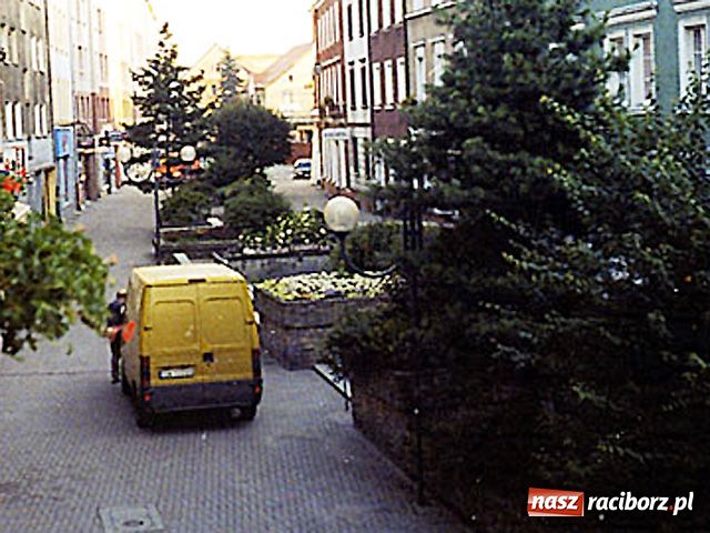 Zdjęcie w galerii na portalu naszraciborz.pl: Dostawcy wybierają drogę na skróty wiadomości z regionu