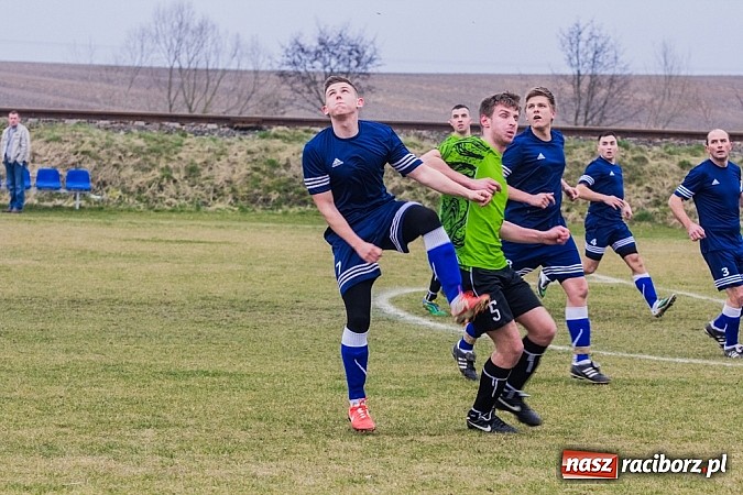 Zdjęcie w galerii na portalu naszraciborz.pl: Cyprzanów - Buków: Udana pogoń gospodarzy wiadomości z regionu