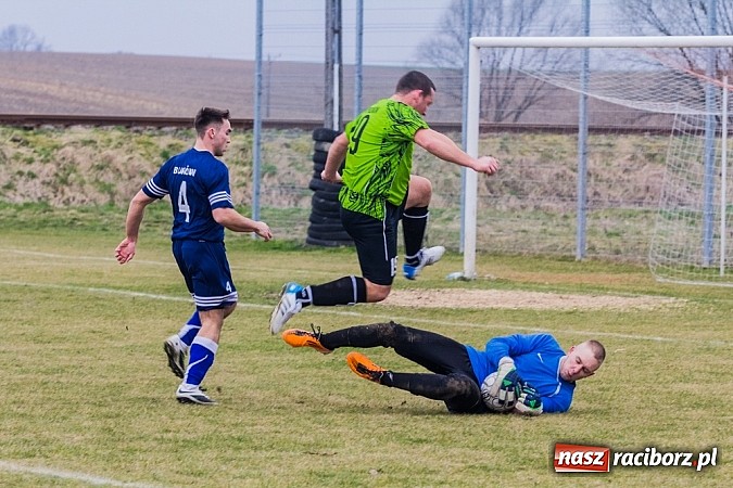 Zdjęcie w galerii na portalu naszraciborz.pl: Cyprzanów - Buków: Udana pogoń gospodarzy wiadomości z regionu