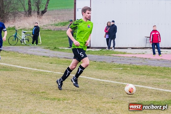 Zdjęcie w galerii na portalu naszraciborz.pl: Cyprzanów - Buków: Udana pogoń gospodarzy wiadomości z regionu