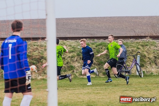 Zdjęcie w galerii na portalu naszraciborz.pl: Cyprzanów - Buków: Udana pogoń gospodarzy wiadomości z regionu