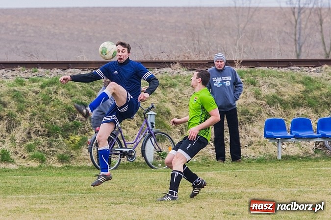 Zdjęcie w galerii na portalu naszraciborz.pl: Cyprzanów - Buków: Udana pogoń gospodarzy wiadomości z regionu