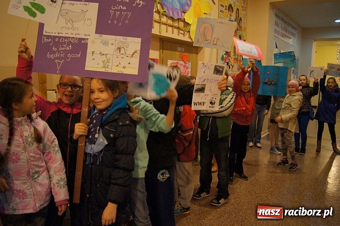 Zdjęcie w galerii na portalu naszraciborz.pl: Godzina dla Ziemi w SP 4 wiadomości z regionu