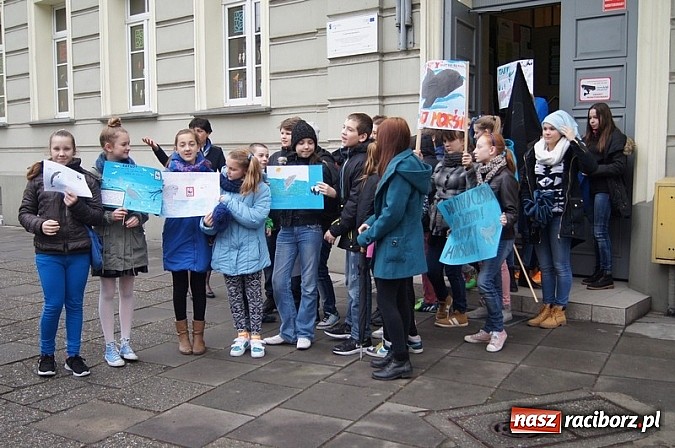 Zdjęcie w galerii na portalu naszraciborz.pl: Godzina dla Ziemi w SP 4 wiadomości z regionu