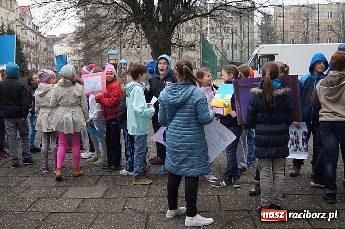 Zdjęcie w galerii na portalu naszraciborz.pl: Godzina dla Ziemi w SP 4 wiadomości z regionu