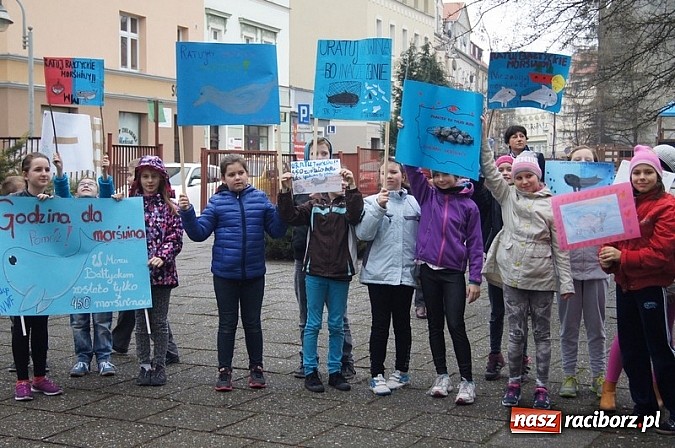 Zdjęcie w galerii na portalu naszraciborz.pl: Godzina dla Ziemi w SP 4 wiadomości z regionu