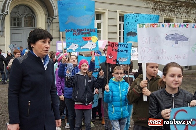 Zdjęcie w galerii na portalu naszraciborz.pl: Godzina dla Ziemi w SP 4 wiadomości z regionu