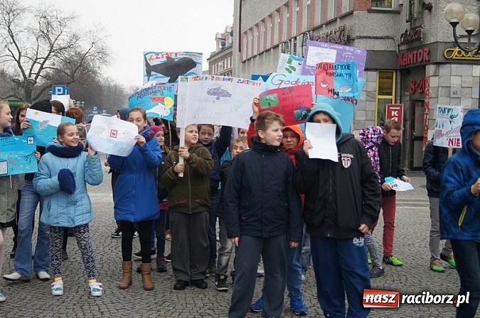 Zdjęcie w galerii na portalu naszraciborz.pl: Godzina dla Ziemi w SP 4 wiadomości z regionu