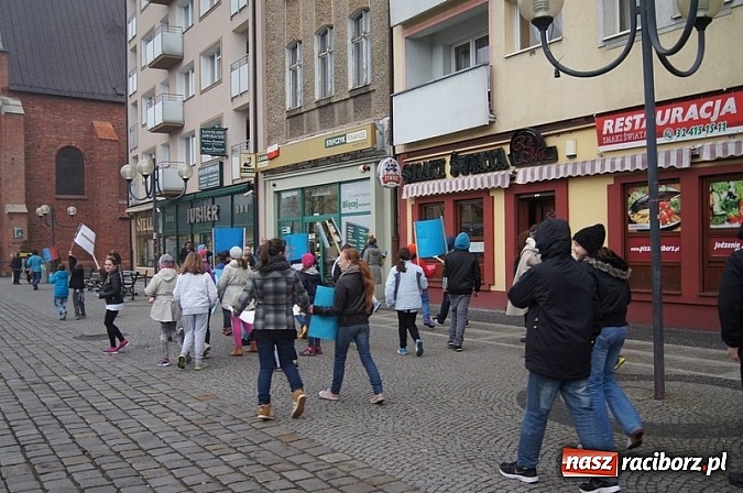 Zdjęcie w galerii na portalu naszraciborz.pl: Godzina dla Ziemi w SP 4 wiadomości z regionu