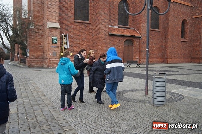 Zdjęcie w galerii na portalu naszraciborz.pl: Godzina dla Ziemi w SP 4 wiadomości z regionu