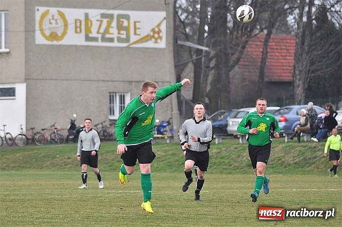 Zdjęcie w galerii na portalu naszraciborz.pl: B klasa: Podział punktów w hicie kolejki wiadomości z regionu