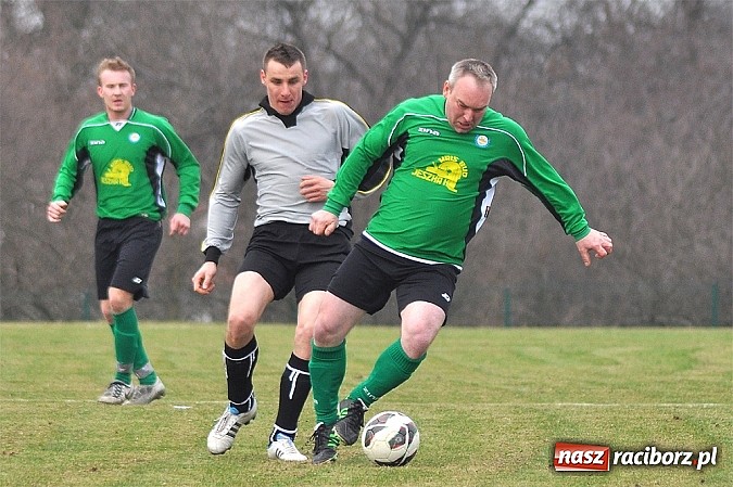 Zdjęcie w galerii na portalu naszraciborz.pl: B klasa: Podział punktów w hicie kolejki wiadomości z regionu
