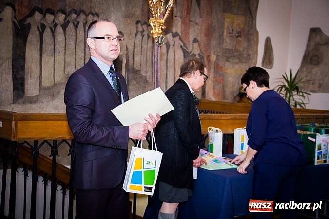 Zdjęcie w galerii na portalu naszraciborz.pl: Nagrodzono laureatów konkursu na ozdobę wielkanocną wiadomości z regionu