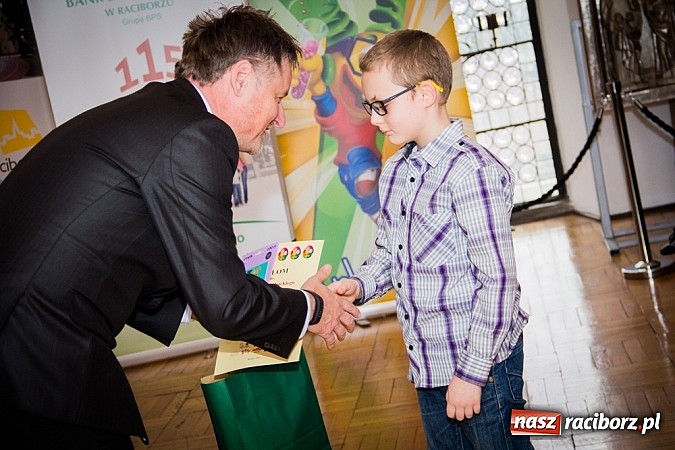 Zdjęcie w galerii na portalu naszraciborz.pl: Nagrodzono laureatów konkursu na ozdobę wielkanocną wiadomości z regionu