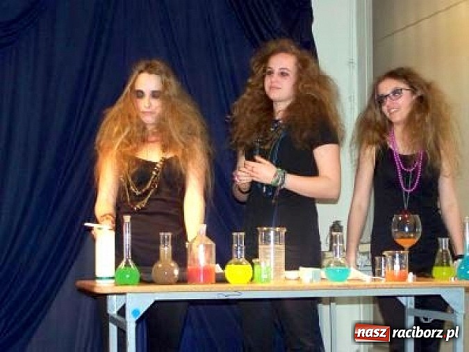 Zdjęcie w galerii na portalu naszraciborz.pl: Gimnazjum nr 5 wyr&oacute;żnione przez Centrum Nauki Kopernik wiadomości z regionu