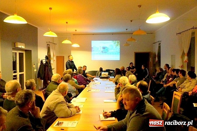 Zdjęcie w galerii na portalu naszraciborz.pl: Policjanci spotkali się z mieszkańcami Rudnika wiadomości z regionu