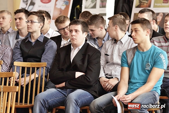 Zdjęcie w galerii na portalu naszraciborz.pl: Kolejny etap Młodzieżowego Lidera Biznesu odbył się w ZSE wiadomości z regionu