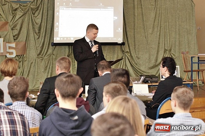 Zdjęcie w galerii na portalu naszraciborz.pl: Kolejny etap Młodzieżowego Lidera Biznesu odbył się w ZSE wiadomości z regionu