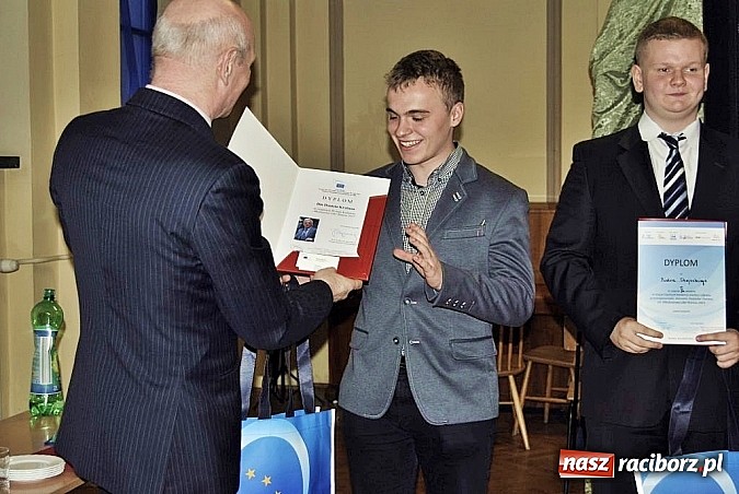 Zdjęcie w galerii na portalu naszraciborz.pl: Kolejny etap Młodzieżowego Lidera Biznesu odbył się w ZSE wiadomości z regionu