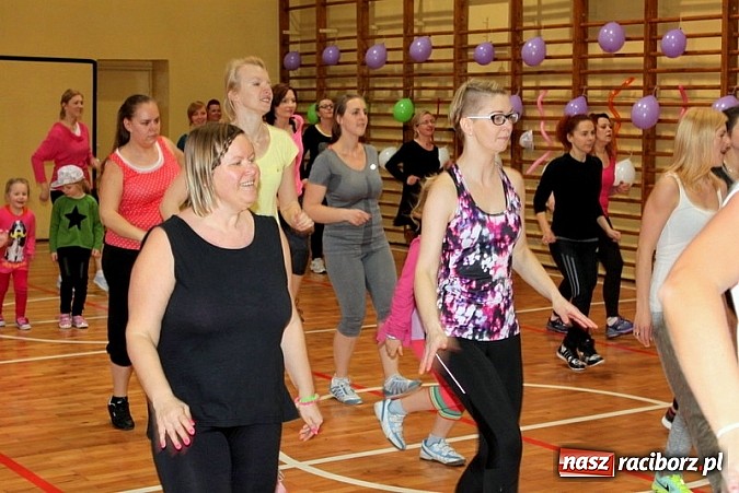 Zdjęcie w galerii na portalu naszraciborz.pl: Gimnazjum nr 5 i Przedszkole nr 15 pomagają poprzez taniec wiadomości z regionu