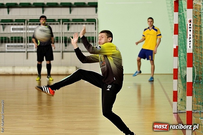 Zdjęcie w galerii na portalu naszraciborz.pl: Wojew&oacute;dzkie p&oacute;łfinały piłki ręcznej chłopc&oacute;w - sprawdź wyniki wiadomości z regionu