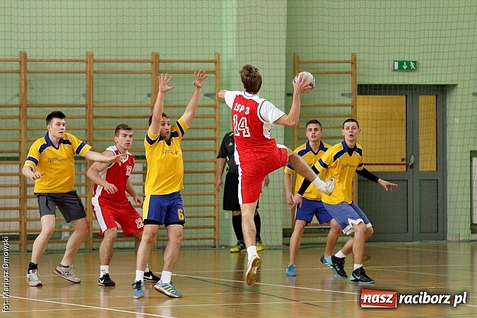 Zdjęcie w galerii na portalu naszraciborz.pl: Wojew&oacute;dzkie p&oacute;łfinały piłki ręcznej chłopc&oacute;w - sprawdź wyniki wiadomości z regionu