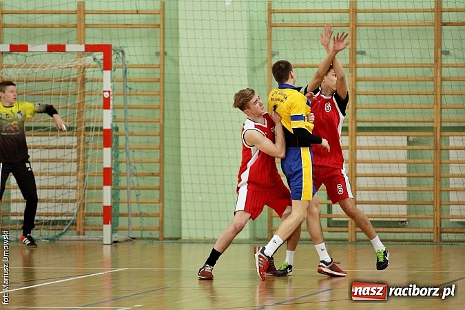 Zdjęcie w galerii na portalu naszraciborz.pl: Wojew&oacute;dzkie p&oacute;łfinały piłki ręcznej chłopc&oacute;w - sprawdź wyniki wiadomości z regionu