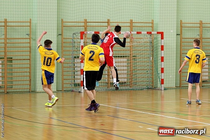 Zdjęcie w galerii na portalu naszraciborz.pl: Wojew&oacute;dzkie p&oacute;łfinały piłki ręcznej chłopc&oacute;w - sprawdź wyniki wiadomości z regionu