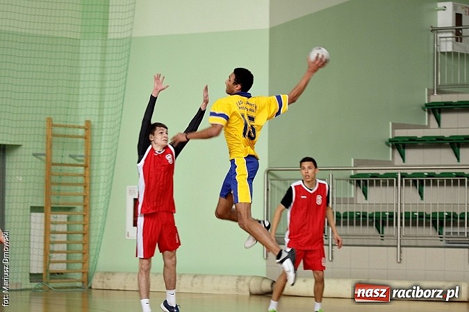 Zdjęcie w galerii na portalu naszraciborz.pl: Wojew&oacute;dzkie p&oacute;łfinały piłki ręcznej chłopc&oacute;w - sprawdź wyniki wiadomości z regionu