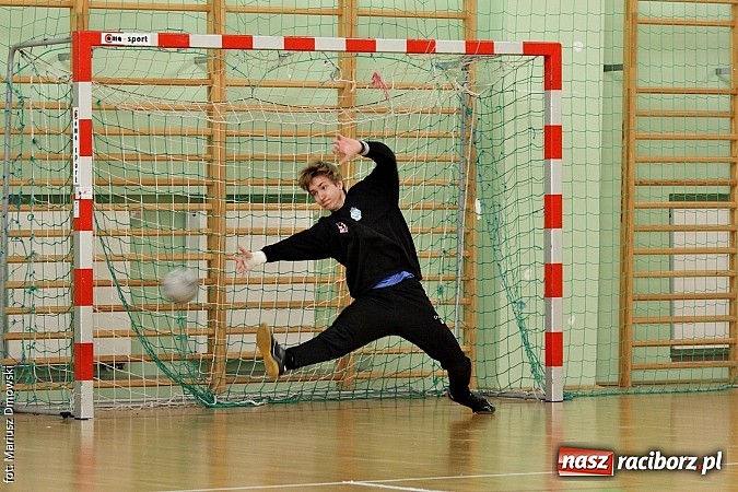 Zdjęcie w galerii na portalu naszraciborz.pl: Wojew&oacute;dzkie p&oacute;łfinały piłki ręcznej chłopc&oacute;w - sprawdź wyniki wiadomości z regionu