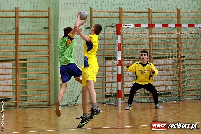 Zdjęcie w galerii na portalu naszraciborz.pl: Wojew&oacute;dzkie p&oacute;łfinały piłki ręcznej chłopc&oacute;w - sprawdź wyniki wiadomości z regionu